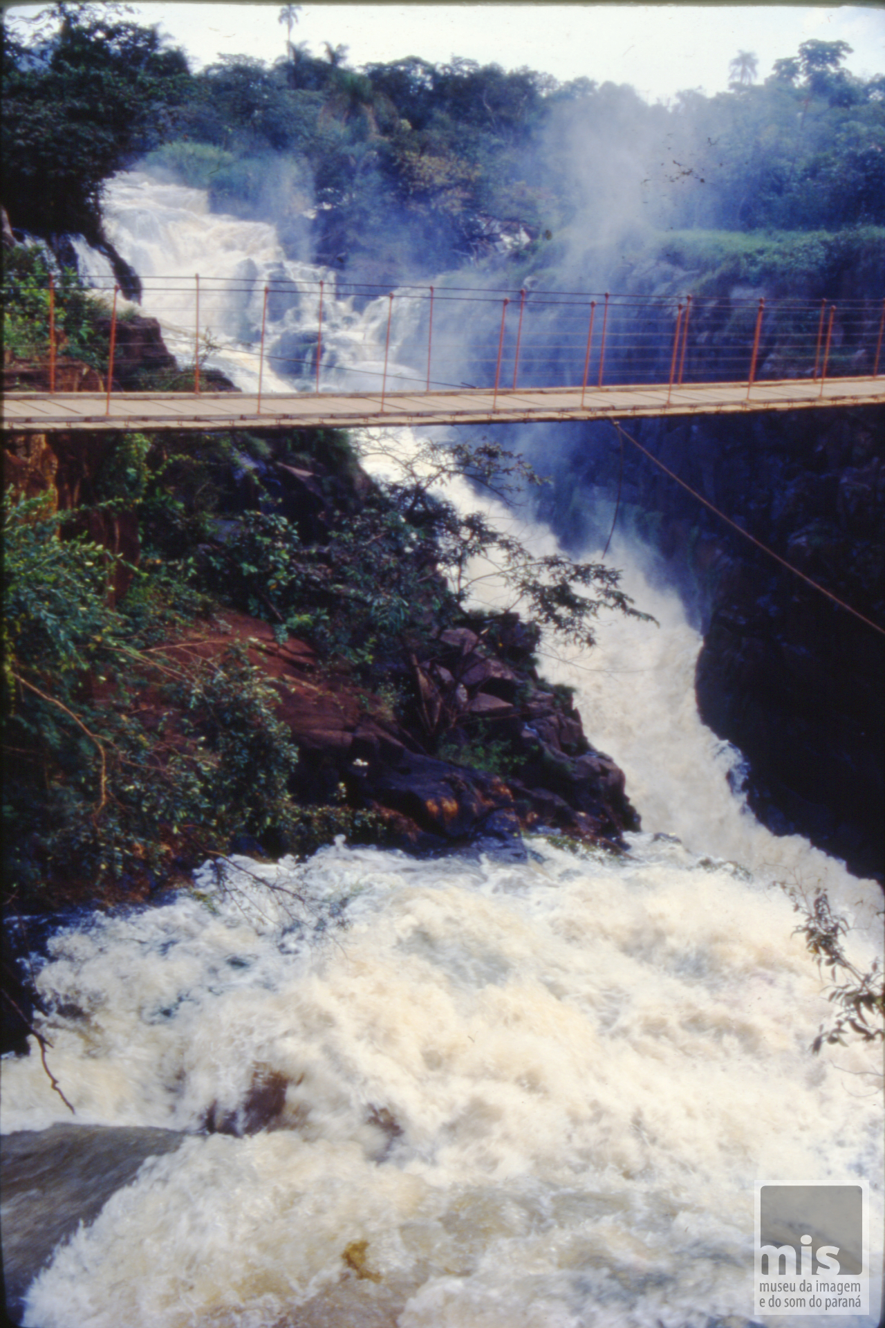 Salto das Sete Quedas em Guaíra, Paraná, 1980 (Coleção Paraná Turismo)
