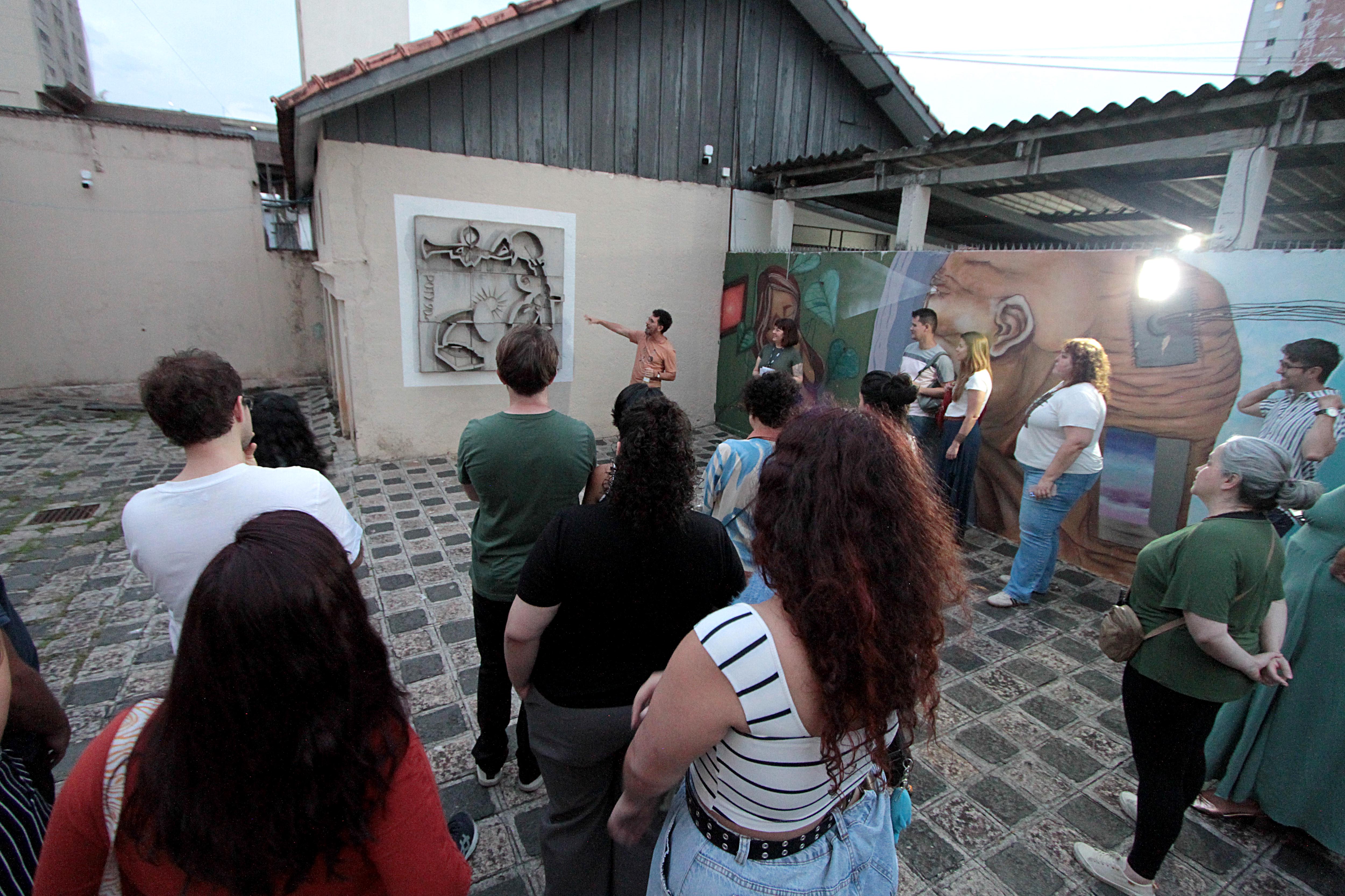 Visitas Guiadas e bate-papo com artista Lilian Gassen na programação de abril no MIS-PR. Foto: Anderson Tozato