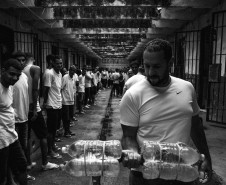 Exposição abre as portas do antigo Centro de Triagem para reflexão sobre o sistema prisional e os direitos humanos. Foto: Thiago Dezan
