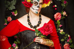 MIS-PR recebe a exposição fotográfica “De Perséfone à Catrina: A Mulher e o seu Divino”