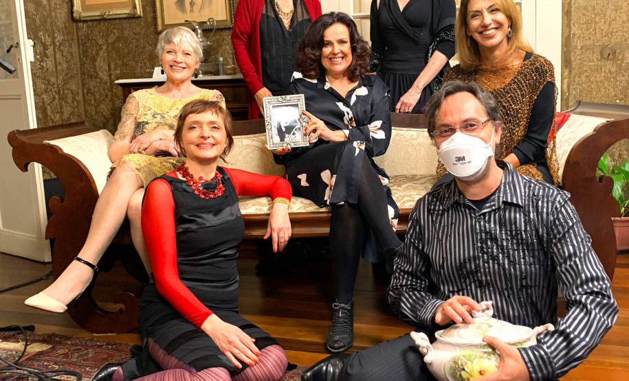 Cantoras do espetáculo Tributo a Stellinha Egg