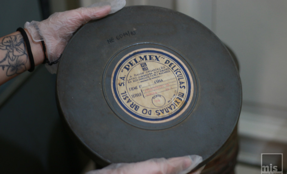 Lata de filme em película