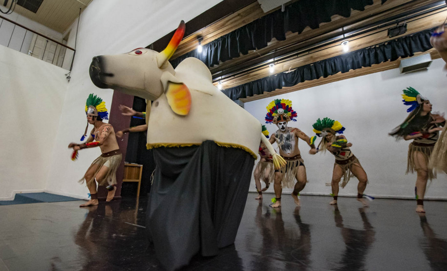 Gestores culturais vêm a Curitiba para intercâmbio cultural e para conhecer o Raízes do MIS