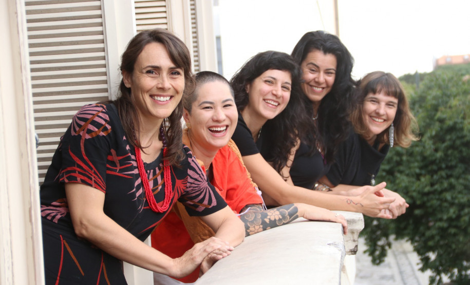 MIS-PR realiza roda de conversa com mães artistas em comemoração ao Mês da Mulher