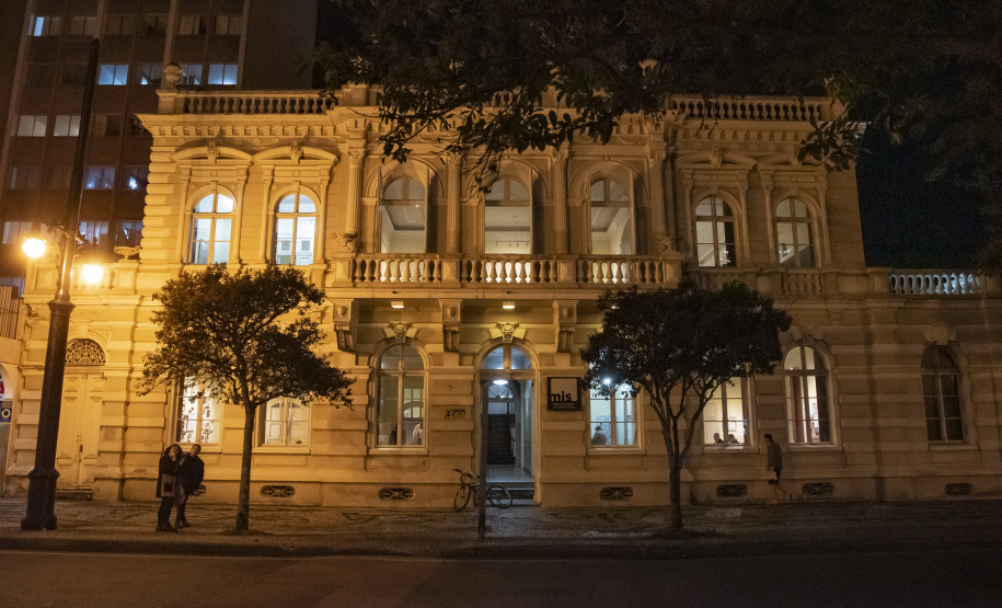 Programação de julho no MIS-PR tem oficina para avós e netos, cinema e visitas guiadas Foto: Kraw Penas/SEEC-PR