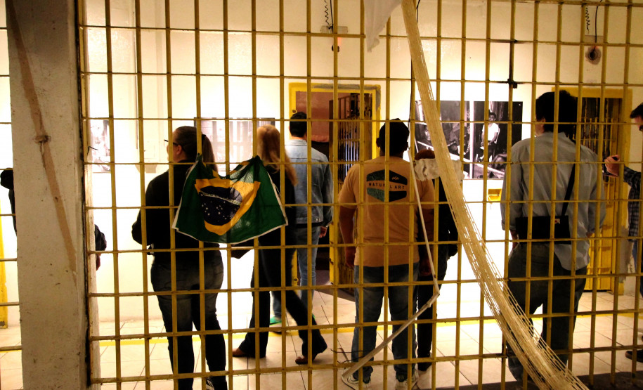 Visitas Guiadas e bate-papo com artista Lilian Gassen na programação de abril no MIS-PR. Foto: Anderson Tozato