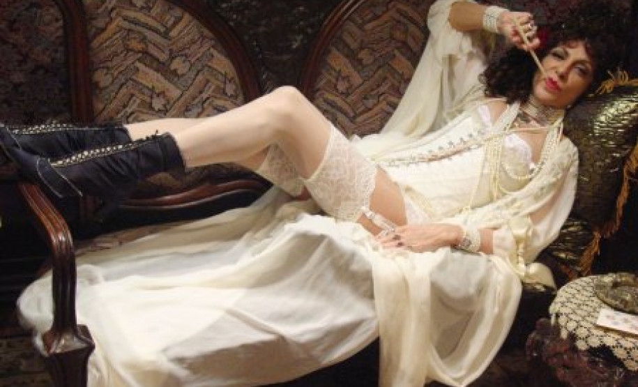 Considerado o mais importante autor teatral brasileiro e adaptado diversas vezes para o cinema, Nelson Rodrigues é o tema desta mostra de cinema organizada pelo Museu da Imagem e do Som do Paraná (MIS-PR) que ocorre entre os dias 19 e 22 de março de 2013 no Auditório Brasílio Itiberê. Na imagem, Marilia Pera em Vestido de Noiva. Foto: Divulgação